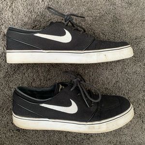 Nike janoski men’s 9.5
